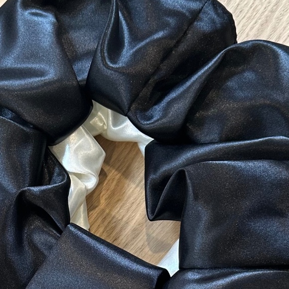 Black & White Satin Scrunchie / Croissant Scarf Bag - Picture 9 of 10